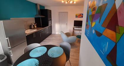 Apartamento con 2 habitaciones cerca del centro y de los baños termales, con Wi-Fi