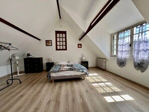 1 bedroom, free WiFi - Apartment 200m from Saint Roch Spa with Free Parking and WiFi (La Roche-Posay)