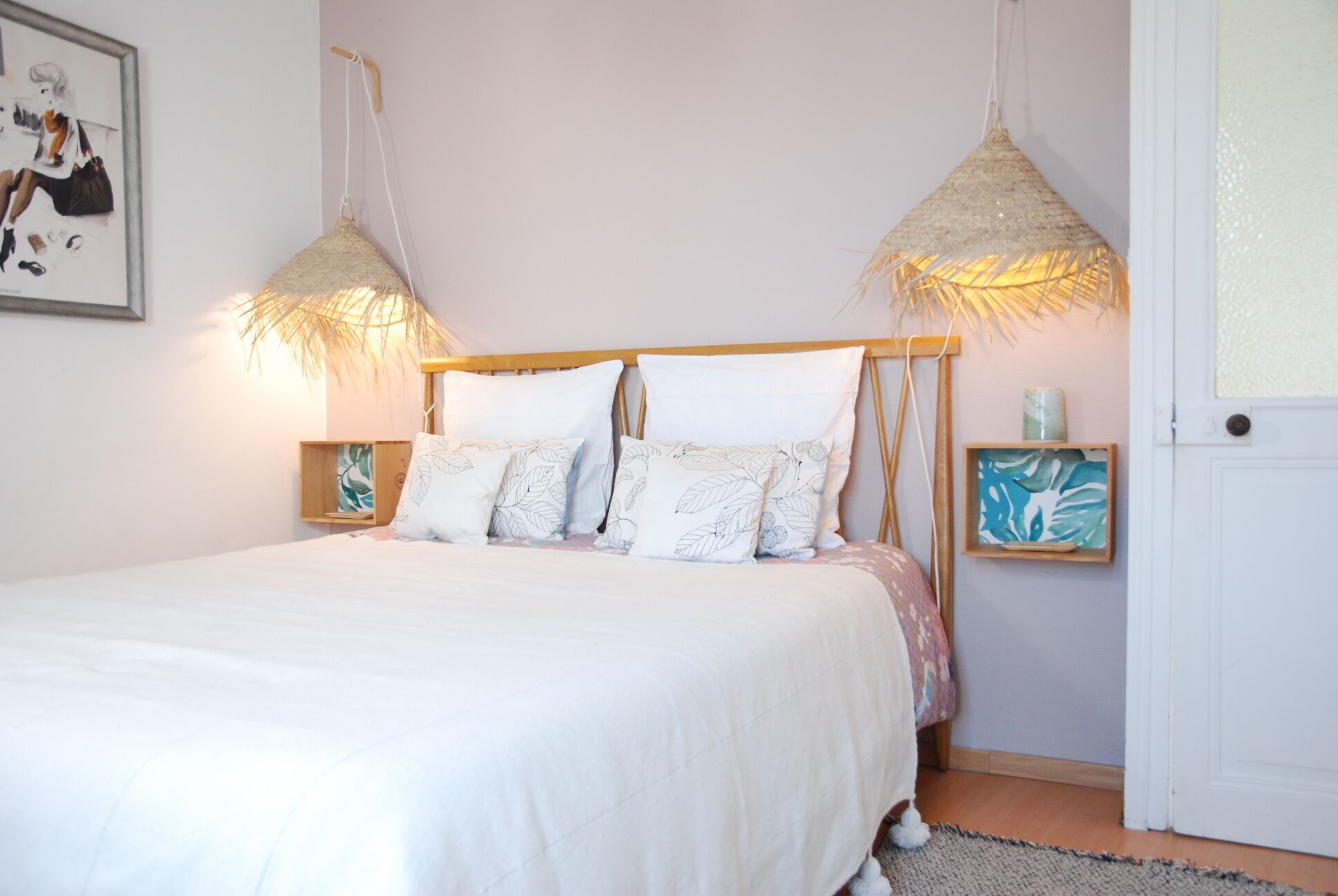 2 dormitorios, tabla de planchar con plancha, cuna de viaje