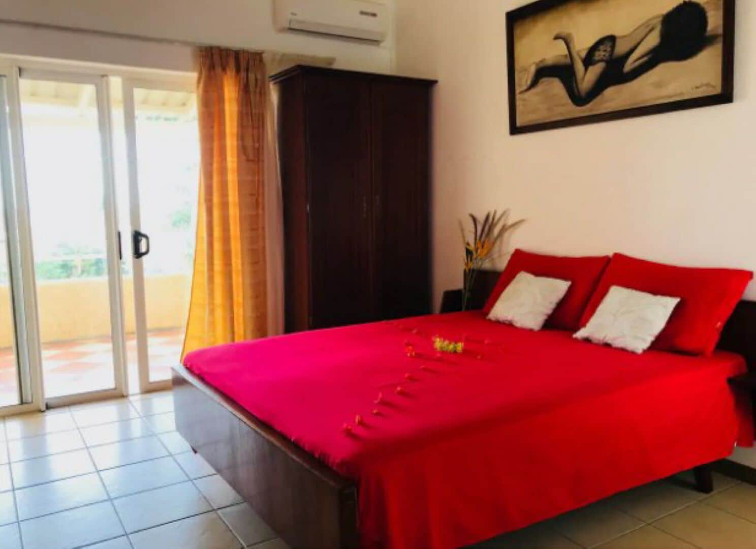 3 sovrum, värdeförvaringsskåp på rummet och strykjärn/strykbräda