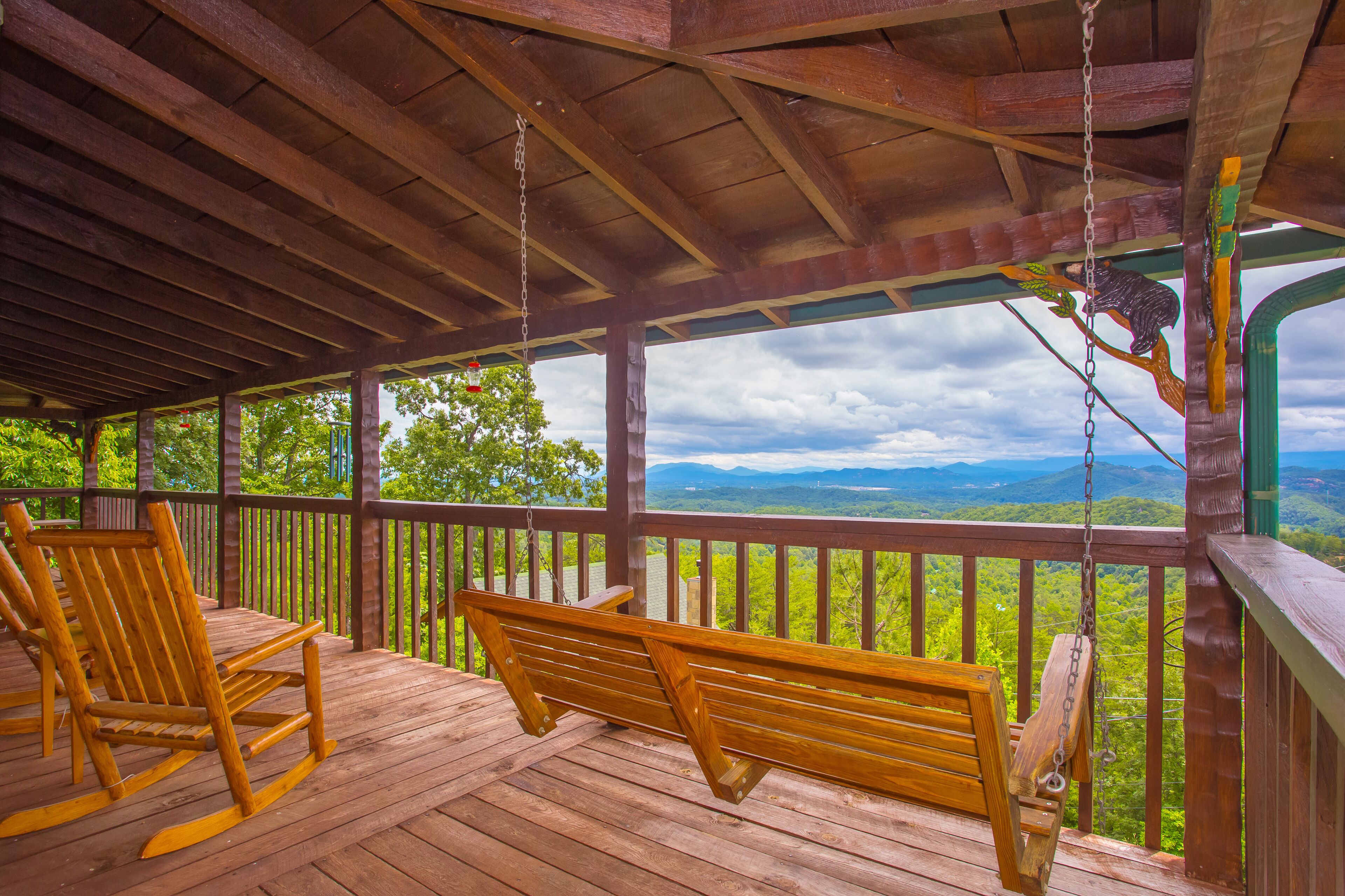 Mountain Sights -N- City Lights  - Awesome Mountain Views, Hot Tub, Free Attraction Tickets!!!