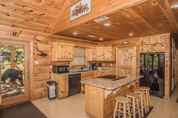 Microwave, dishwasher, coffee/tea maker, toaster - Kori's Mountain View  -  AWESOME MOUNTAIN VIEWS, Theater Room, Hot Tub!!! (Townsend)