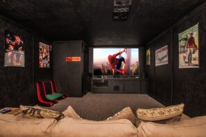 Interior - Kori's Mountain View  -  AWESOME MOUNTAIN VIEWS, Theater Room, Hot Tub!!! (Townsend)