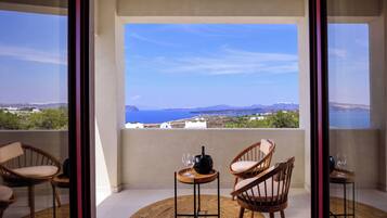 Elegant Suite with Private Heated Plunge Pool | Terrace/patio