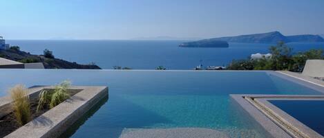 Superb Suite with Private Pool and Hot Tub | Vista balcone