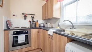 Apartment | Private kitchen - St Andrews Kinnessburn Road Apartment (St. Andrews)