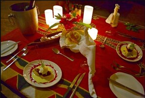 Desayuno buffet diario (ZAR 200 por persona)