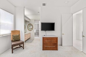 Unclassified image, 2 of 45, button