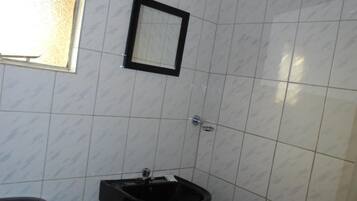 Standard-Doppelzimmer | Badezimmer