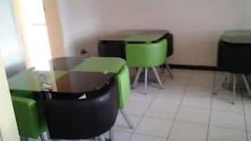 Esmorzar diari continental gratuït
