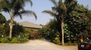 Front of property - Muuka Gaderns lodge (Ndola)