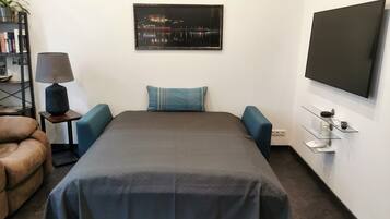 1 bedroom, desk, iron/ironing board, free WiFi