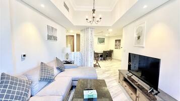 32-inch LED TV with satellite channels, TV, streaming services