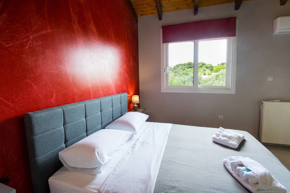 Luxe appartement, uitzicht op zee (Sunset Apartment 8) | 1 slaapkamer, een bureau, gratis wifi