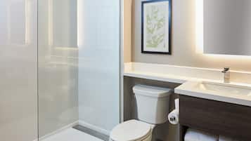 Studio, 1 King Bed | Bathroom | Shower, hair dryer, towels, soap