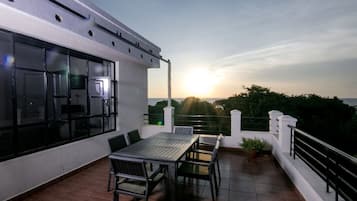 Family House, 3 Bedrooms | Balcony