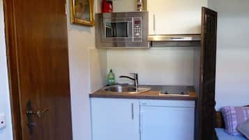 Kühlschrank, Mikrowelle, Geschirrspüler