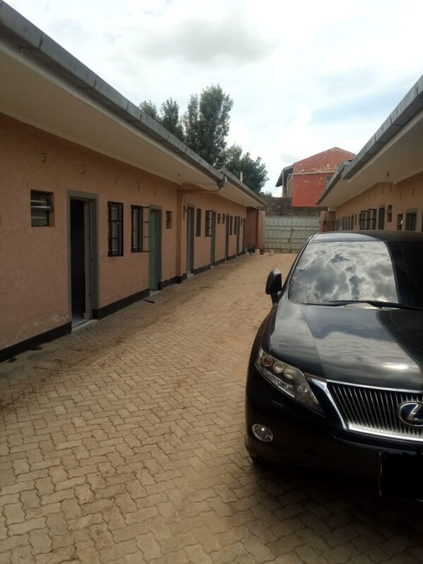 Aparcamiento sin asistencia gratuito