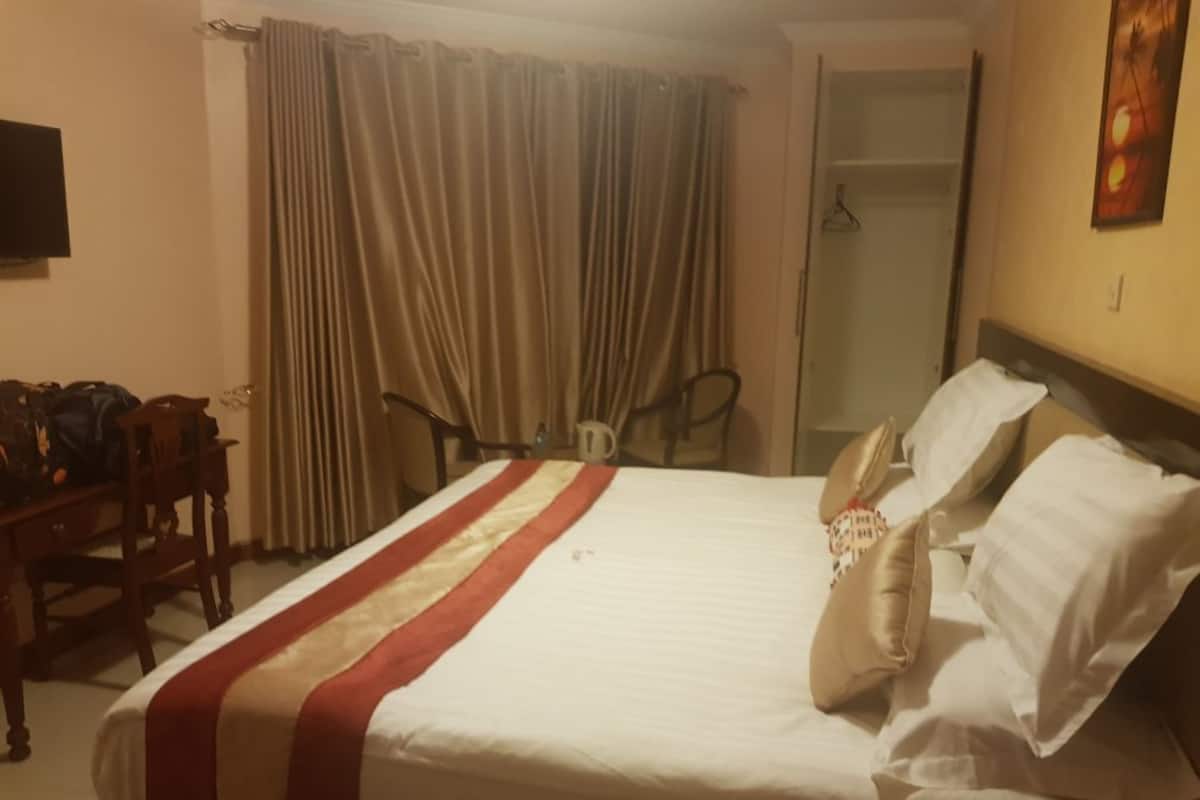 Deluxe Room | Desk, free WiFi, bed sheets