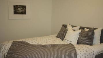 Apartment, 2 Schlafzimmer | 2 Schlafzimmer, kostenloses WLAN, Bettwäsche