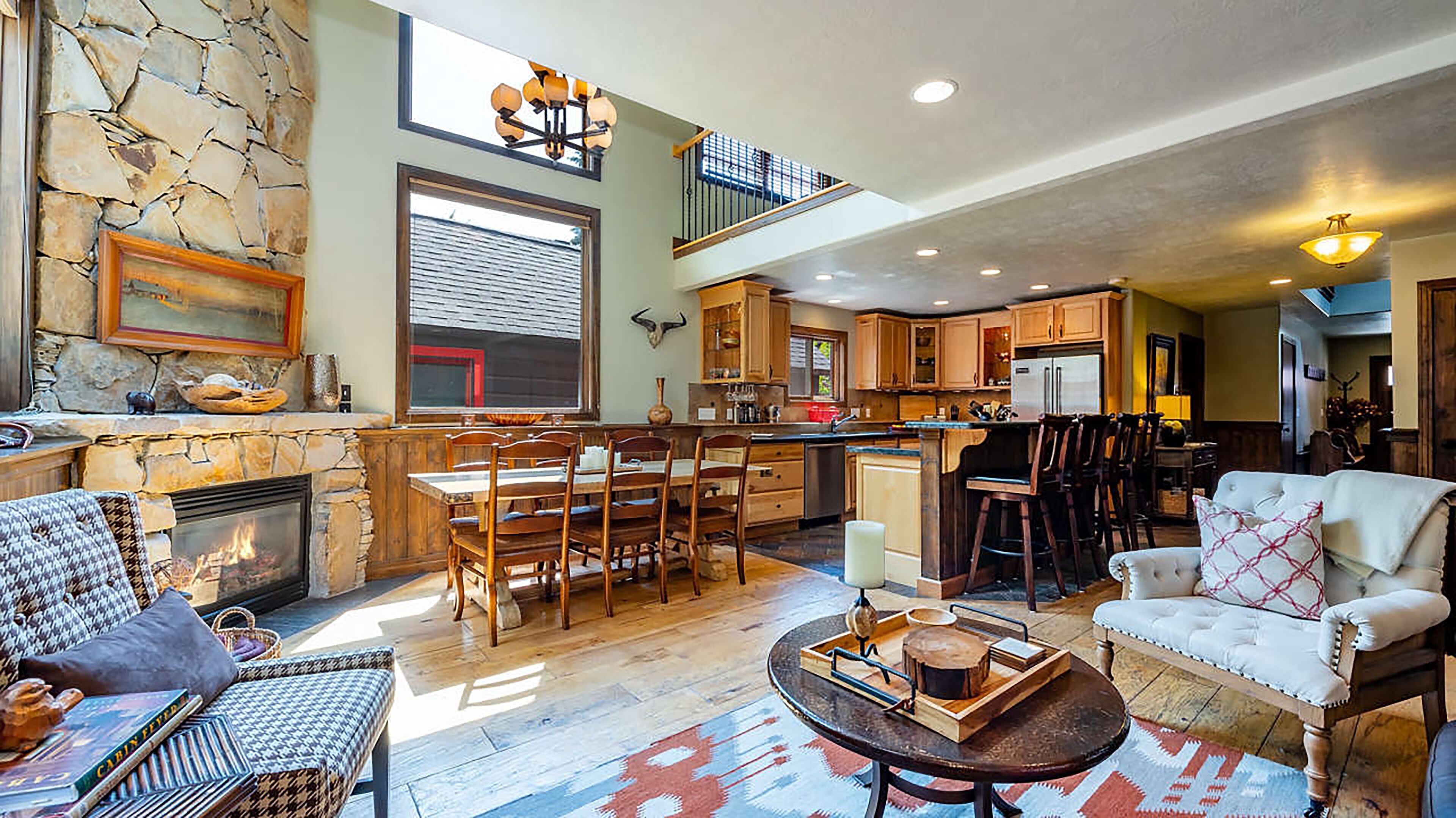 Red Hawk by AvantStay | Charming Cabin w/ Theatre & Spa 5mins to Deer Valley Mtn