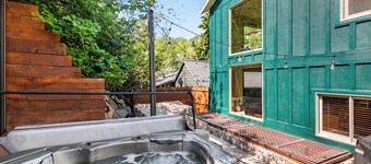 Red Hawk by AvantStay | Charming Cabin w/ Theatre & Spa 5mins to Deer Valley Mtn