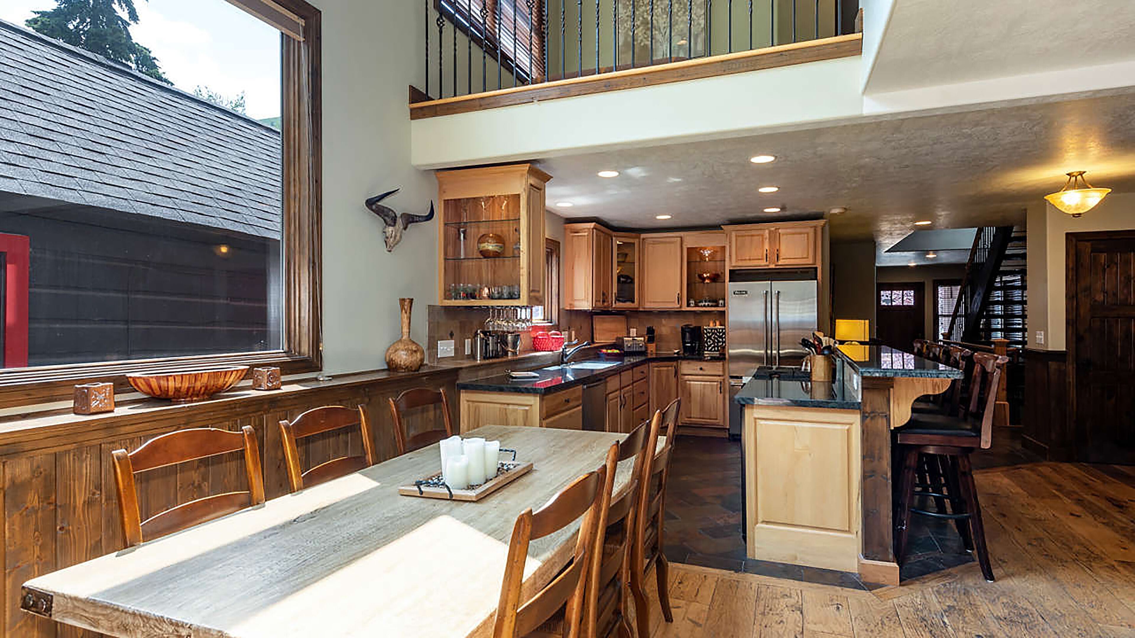 Red Hawk by AvantStay | Charming Cabin w/ Theatre & Spa 5mins to Deer Valley Mtn