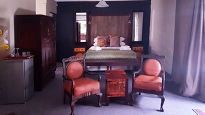 Super Deluxe Room 1 | ملاءات من القطن المصري وأغطية فراش متميزة وألحفة محشوة بالريش