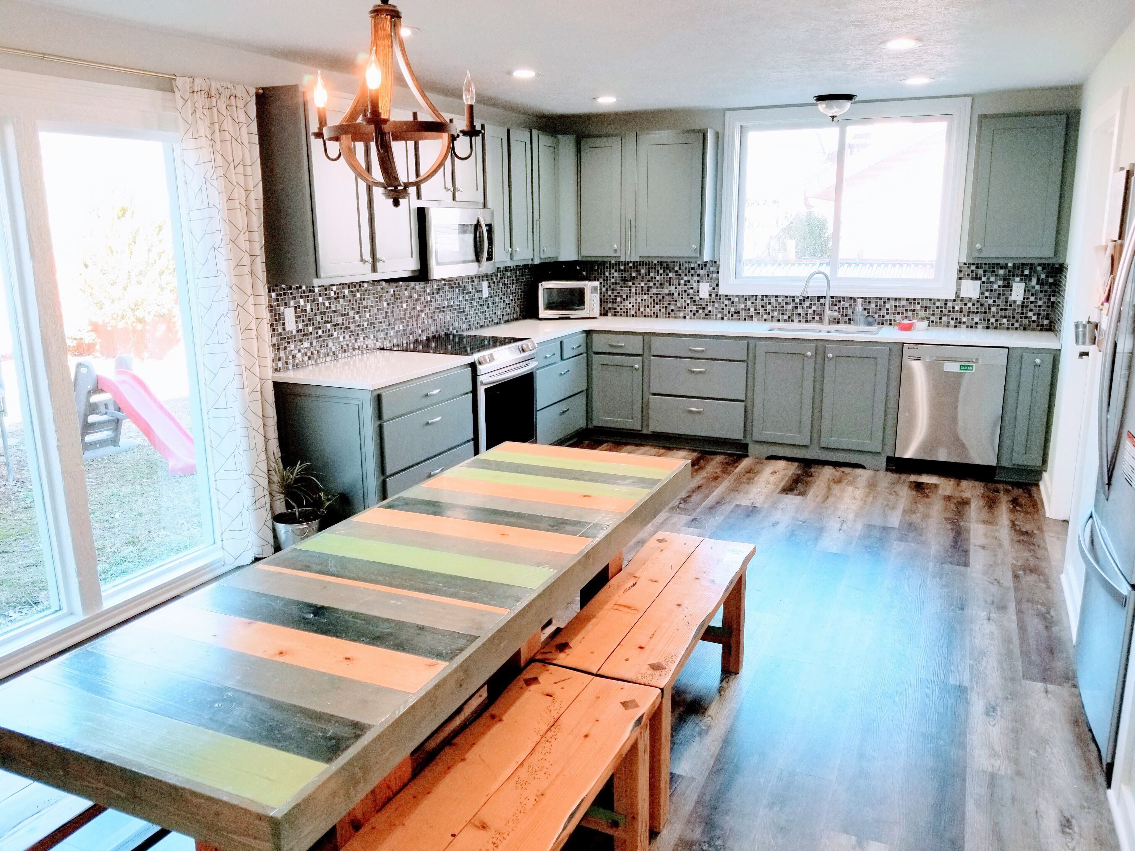 Modern 4b/3b Sleeps 12 Pool Hot Tub 