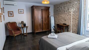 2 habitaciones, tabla de planchar con plancha y wifi gratis