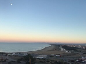 Beach nearby, sun-loungers - DAR HACHEMIA DIAMANT // Sea view // (beach side) 2 nd floor (RAS LMA)