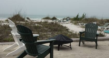 Quiet Gulf front vacation. Two bedroom two bath Gulf front villa