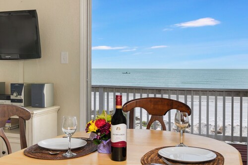 Gulf front one bedroom apartment villas.