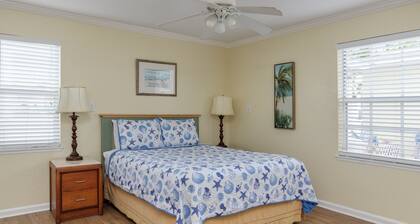 Gulf front one bedroom apartment villas.