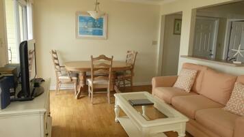 TV, DVD player, books, stereo