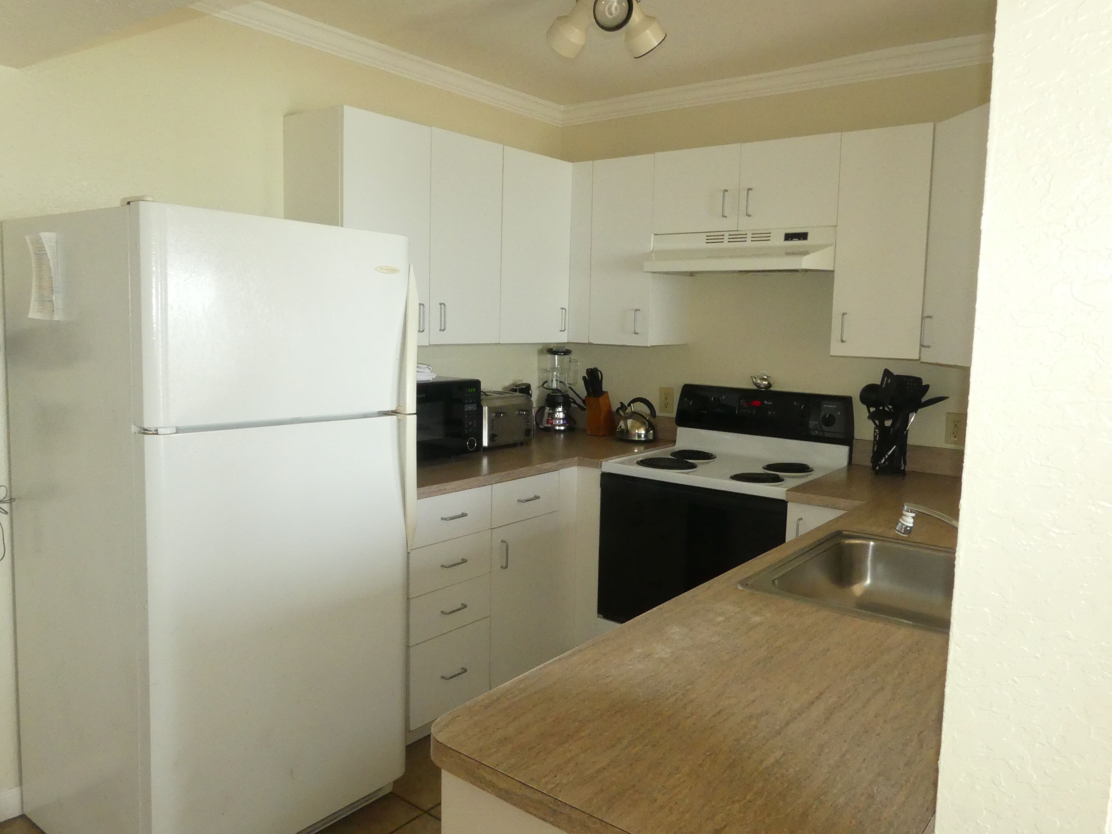 冰箱、微波炉、烤箱、炉灶