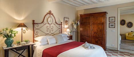 2 bedrooms, in-room safe, iron/ironing board, WiFi