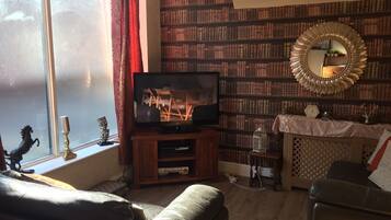 Smart TV, DVD player, stereo