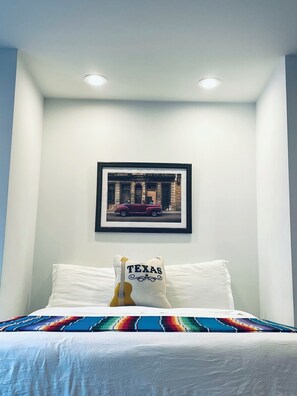 1 bedroom, desk, iron/ironing board, free WiFi - Kaleidoscope Boho Décor" Studio 2 Artsy Walkable Montrose. (Houston)