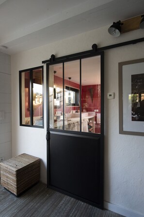 Interior - Charming wooden house in a very quiet hamlet (L'Houmeau)