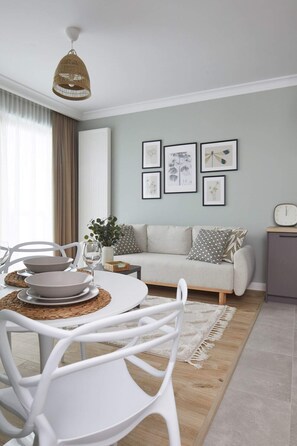 Comfort Apartment | Private kitchen | Fridge, microwave, oven, stovetop