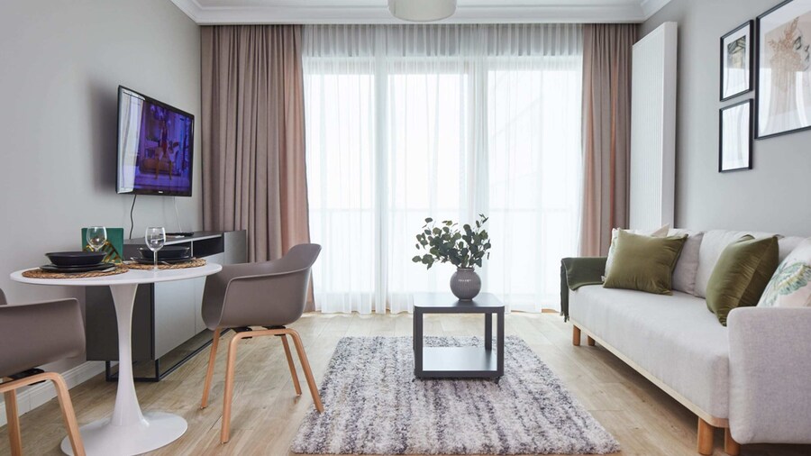 Metro Imielin 9th Floor Apartment