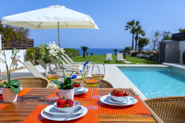 Pool - Protaras Beachfront Villa Pietra (Protaras)