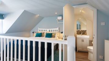 3 bedrooms, iron/ironing board, travel crib, free WiFi