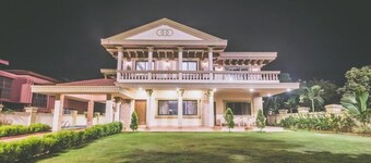 Family Tides - 5bhk with Private Pool