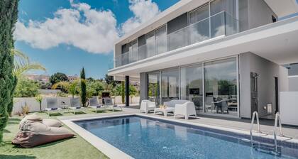 Protaras Olivia Pearl Villa 15 lähellä keskustaa