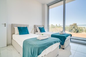 5 bedrooms, in-room safe, iron/ironing board, free WiFi