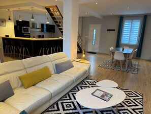 Smart TV, offices - Luxury house of 150 m2 5 minutes from the beach (Le Tréport)