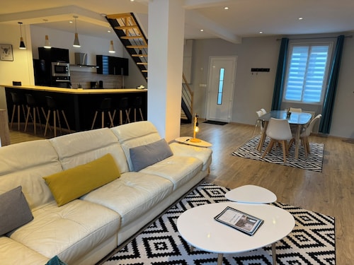 Maison de standing  de 150 m2 à 5 mn de la plage