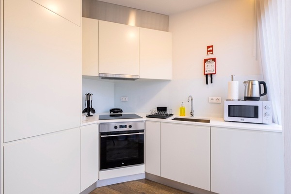 Refrigerador, microondas, horno, placa de cocina